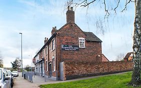 OYO Tamworth Arms Boutique Pub&Hotel