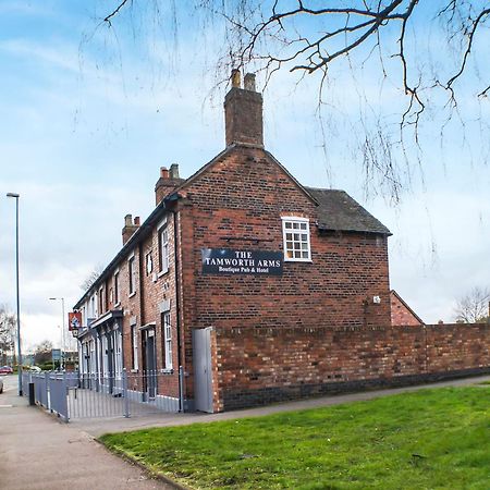 OYO Tamworth Arms Boutique Pub&Hotel Extérieur photo