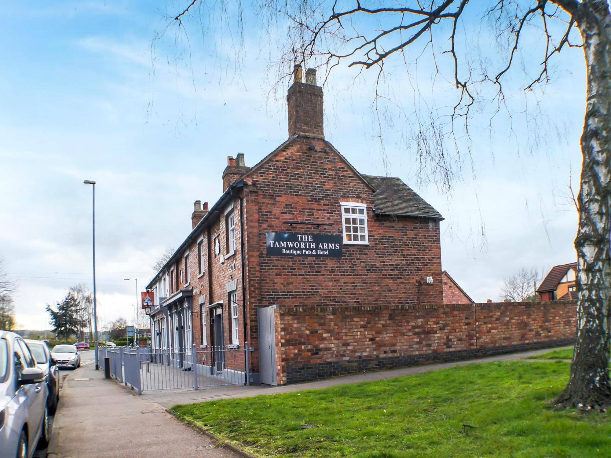 OYO Tamworth Arms Boutique Pub&Hotel Extérieur photo